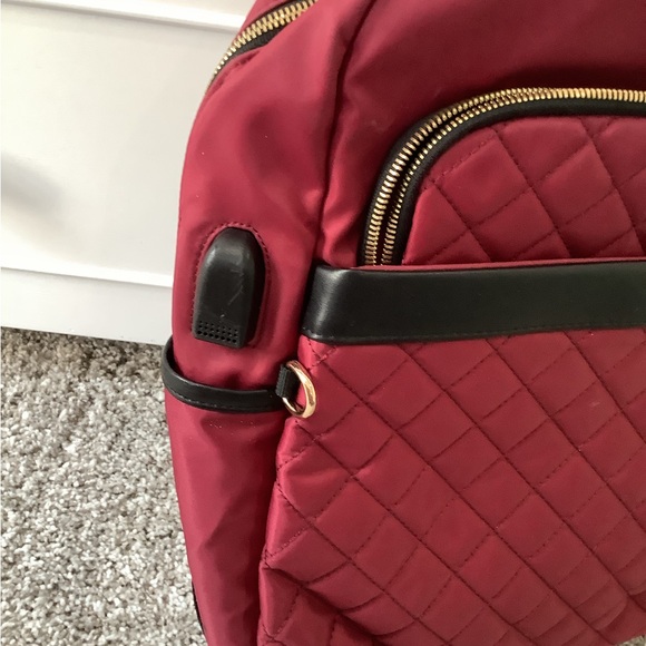 Closet Cleanout Sale! Modernist Backpack identical to the Nordace Elle!!! - Picture 3 of 4